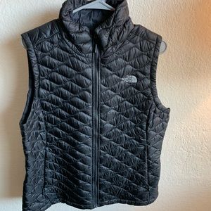 Black The North Face puffer vest